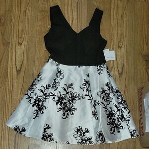 Pear Culture Floral Black and White Juniors Dress